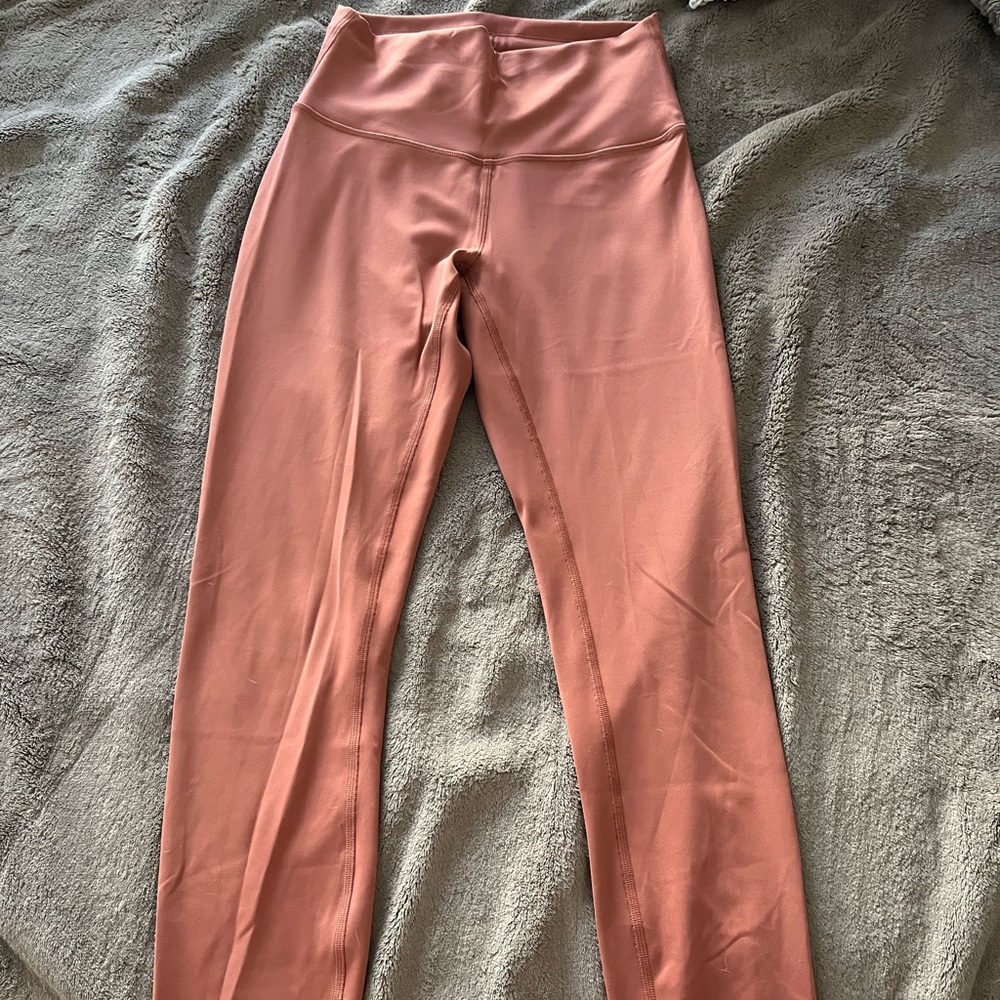 Lululemon Wunder Under Leggings size 6